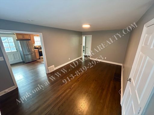 9 W Pocahontas Ln, , Kansas City, MO 64114