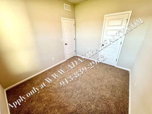 648 W Lanesfield St,, Gardner, KS 66030