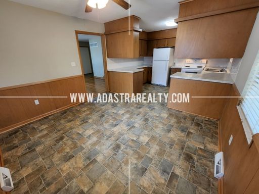 212 Brookside Dr,, Paola, KS 66071