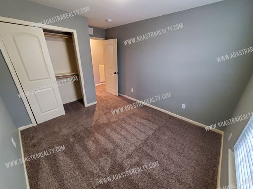 21782 W 123rd Ter,, Olathe, KS 66061-7628