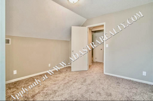 10620 W 115th St, , Overland Park, KS 66210