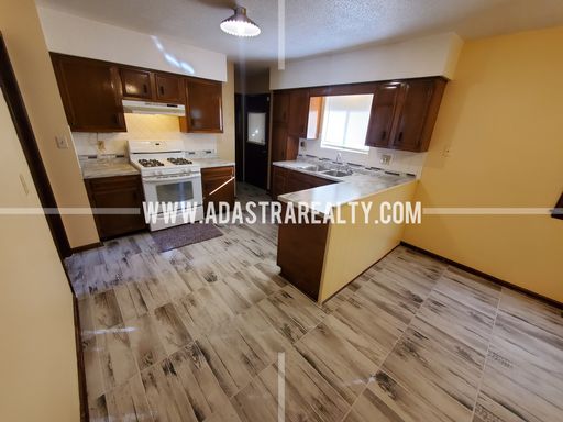 5327 E 100th St,, Kansas City, MO 64137