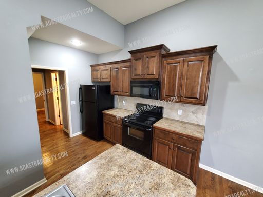 21782 W 123rd Ter,, Olathe, KS 66061-7628