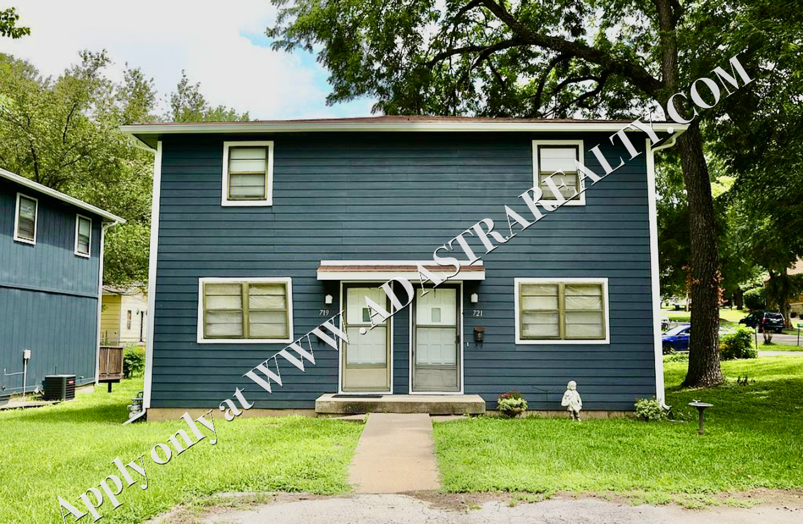 Leavenworth House: 715 6th Ave,