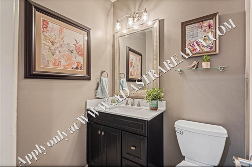4904 157th St,, Overland Park, KS 66224