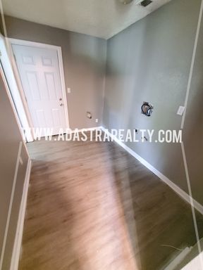 6004 E 152nd St, Grandview, MO 64030