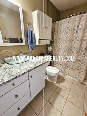 227 S Walnut St,, Olathe, KS 66061