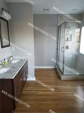 243 W 61st St,, Kansas City, MO 64113-1402