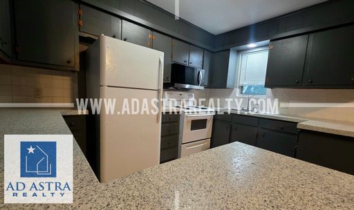 208 Brookside Dr,, Paola, KS 66071