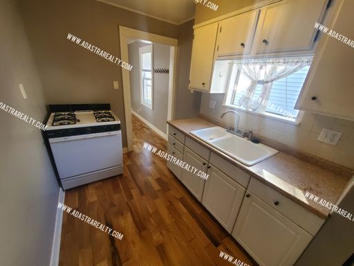 100 W 80th St,, Kansas City, MO 64114-2312