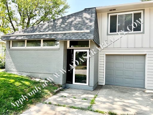 6044 Pflumm Rd,, Shawnee, KS 66216