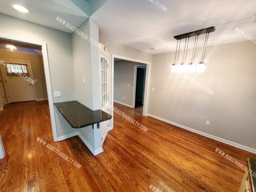 5428 Maple St,, Mission, KS 66202