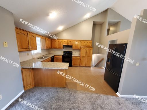 11006 W 76th St,, Shawnee, KS 66214-1268