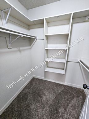 917 SW Imperial Ln,, Blue Springs, MO 64064