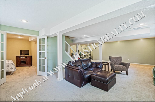 4904 157th St,, Overland Park, KS 66224