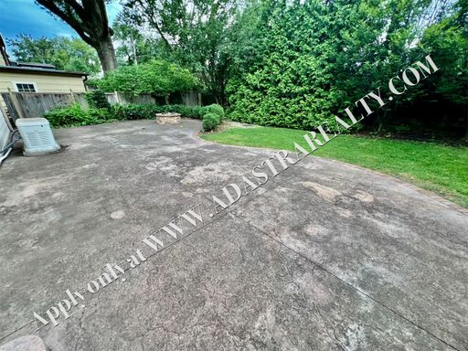  5404 Chadwick Rd, Fairway, KS 66205