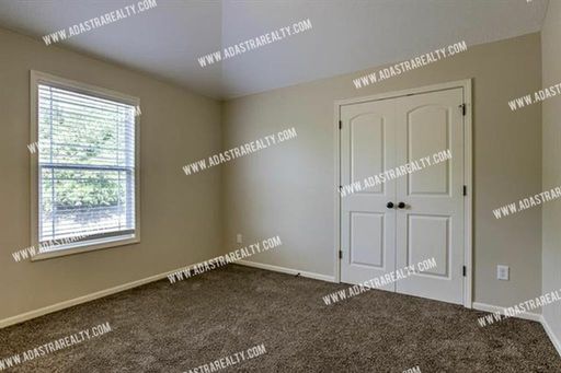 10580 S Millstone Dr,, Olathe, KS 66061-9104