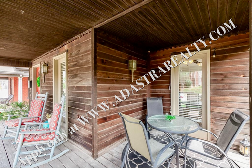 2715 Holmes St,, Kansas City, MO 64109