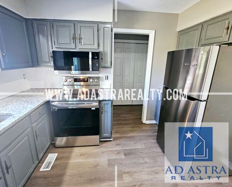 11807 Caenen St,, Overland Park, KS 66210