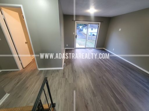 9414 Ballentine St,, Overland Park, KS 66214-1811