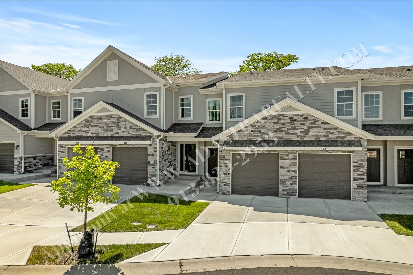 Olathe House: 1089 N Findley St,