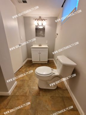 4825 W 75th St,, Prairie Village, KS 66208
