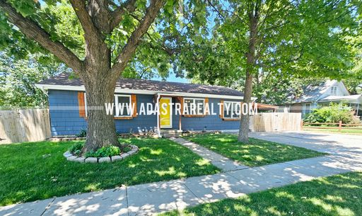 227 S Walnut St,, Olathe, KS 66061