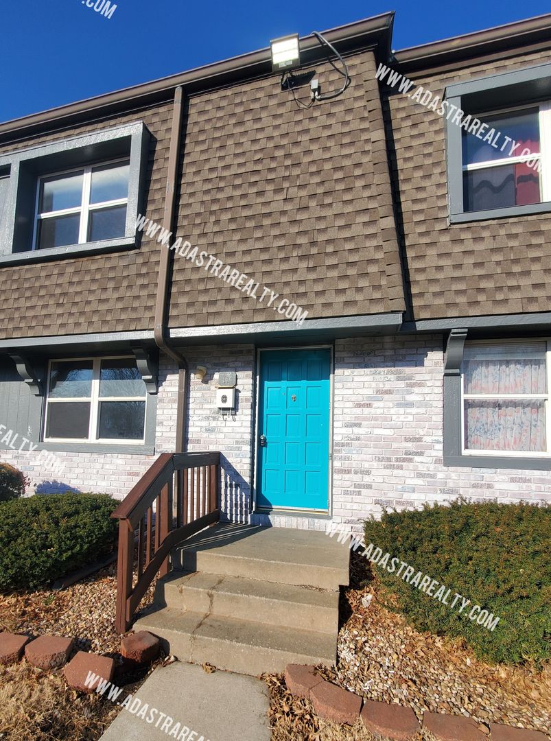 Olathe Apartment: 1712 and 1716 E Cedar St,
