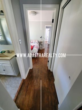 8607 Riggs St,, Overland Park, KS 66212