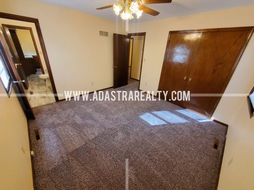 5327 E 100th St,, Kansas City, MO 64137