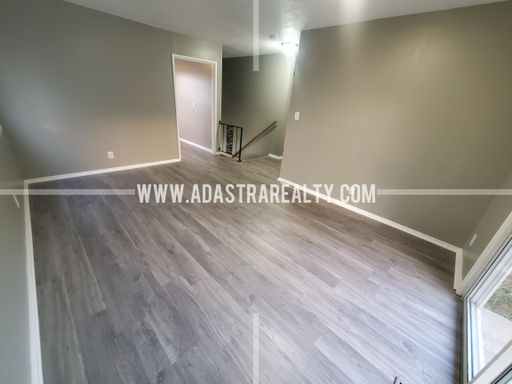 9414 Ballentine St,, Overland Park, KS 66214-1811