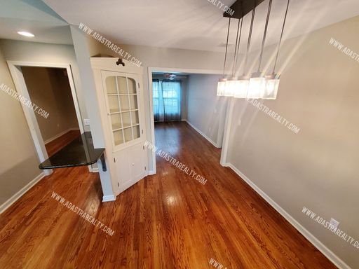 5428 Maple St,, Mission, KS 66202