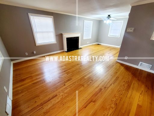 419 E 63rd Ter,, Kansas City, MO 64110-3333