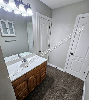 917 SW Imperial Ln,, Blue Springs, MO 64064