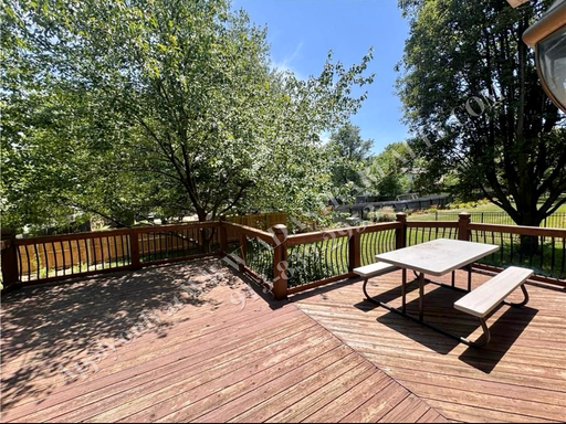  1317 E Sleepy Hollow Dr, Olathe, KS 66062