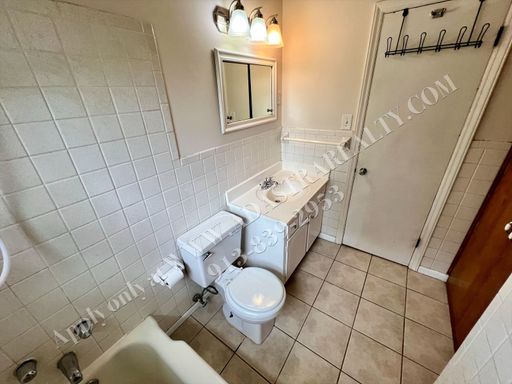 727 N Chestnut St, , Olathe, KS 66061