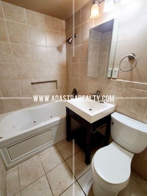 419 E 63rd Ter,, Kansas City, MO 64110-3333