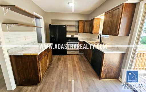 6004 E 98th St,, Kansas City, MO 64134