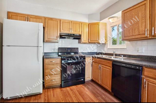 3426 NE 69th St,, Kansas City, MO 64119