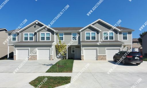 324 N 4th Ter,, Louisburg, KS 66053