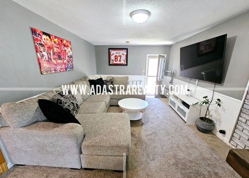 227 S Walnut St,, Olathe, KS 66061