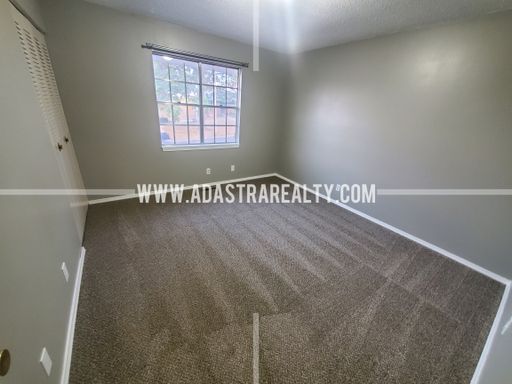 9414 Ballentine St,, Overland Park, KS 66214-1811