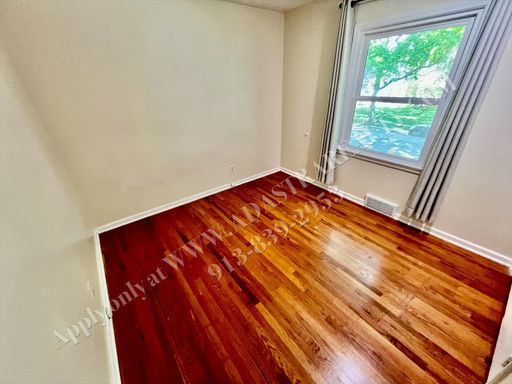9832 Walmer St,, Overland Park, KS 66212