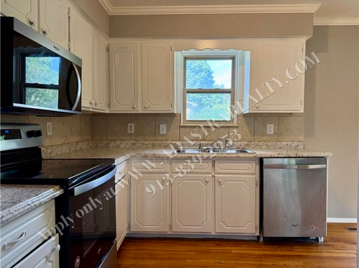 7718 E. 90th Ter,, Kansas City, MO 64138