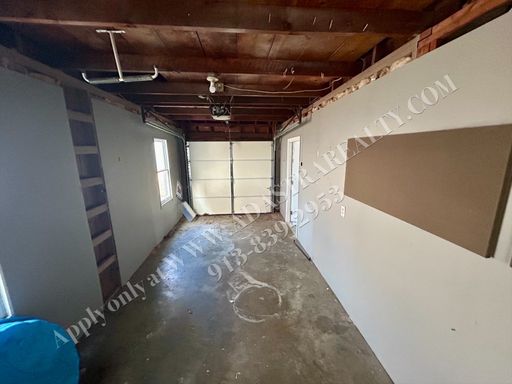 9 W Pocahontas Ln, , Kansas City, MO 64114