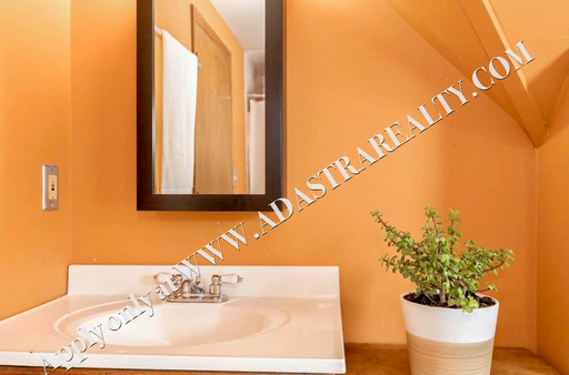 2715 Holmes St,, Kansas City, MO 64109