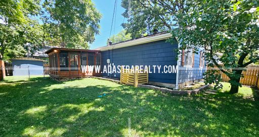 227 S Walnut St,, Olathe, KS 66061