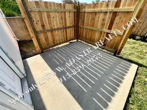 18521 S Mulberry Ct,, Gardner, KS 66030