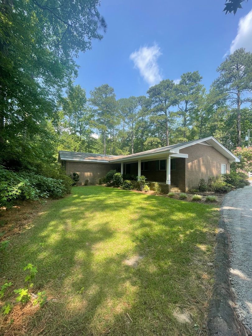 Sanford House: 2902 Tramway Road