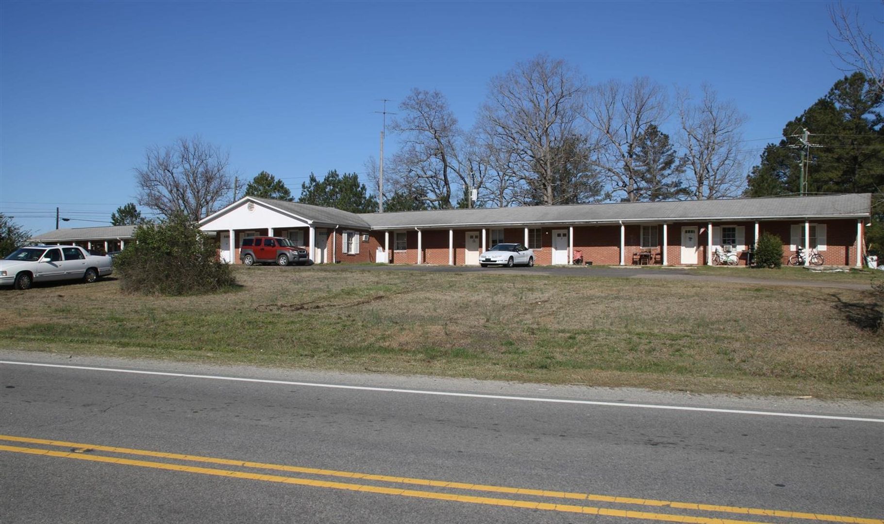 Sanford Apartment: 97 Deep River Road